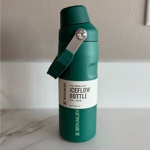 NWT Stanley 16oz Aerolight IceFlow Bottle, sold out Alpine color